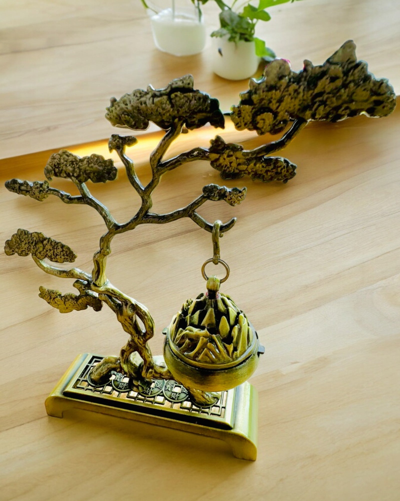 Elegantní kovový držák na vonné tyčinky Bonsai - možnost personalizace gravírováním na dárek