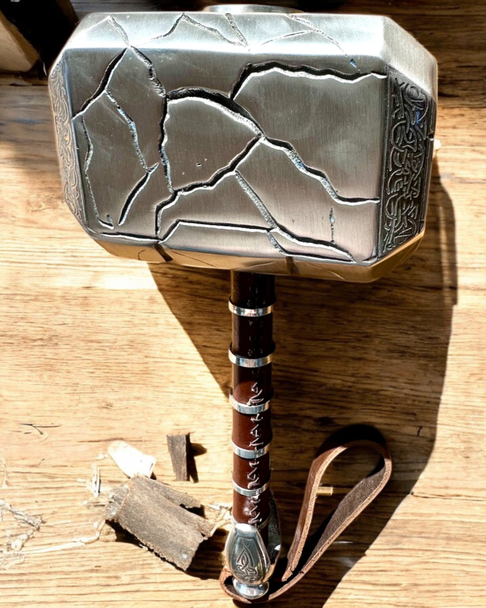 Mjölnir Thora "Chief" - Ručně Vyrobený Řemeslný Kladivo, personalizace gravírováním na dárek