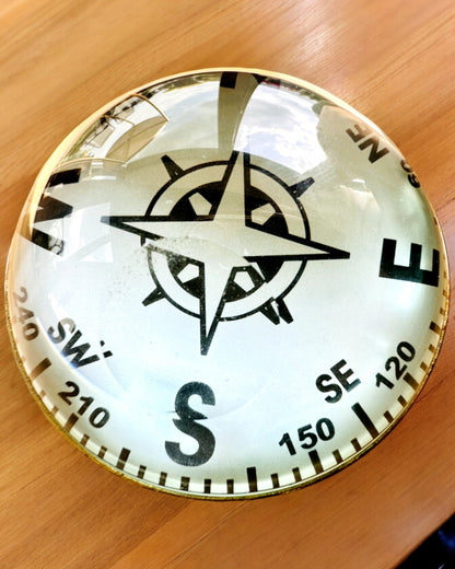 Bailey Compass Clock - Elegantní hodiny s motivem kompasu s možností gravírování