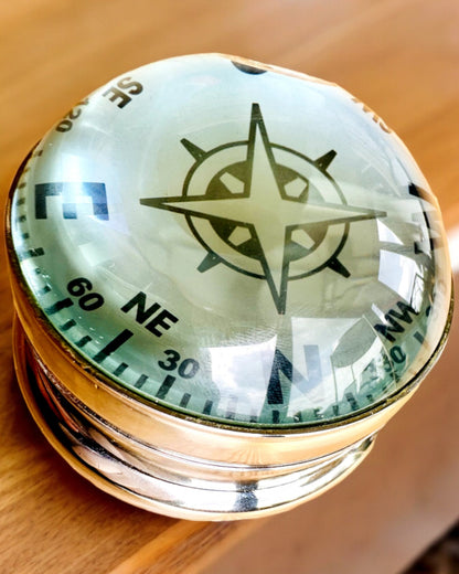 Bailey Compass Clock - Elegantní hodiny s motivem kompasu s možností gravírování