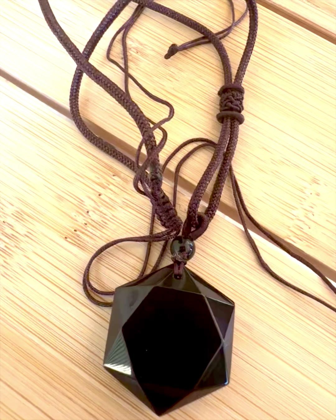 Amulet z černého obsidiánu "Hvězda Davidova", možnost personalizace gravírováním na dárek