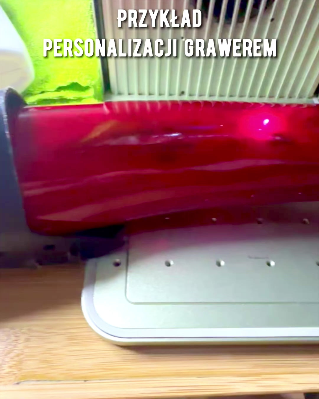 Rohový pohár válečníka - Červený - s možností personalizace gravírováním